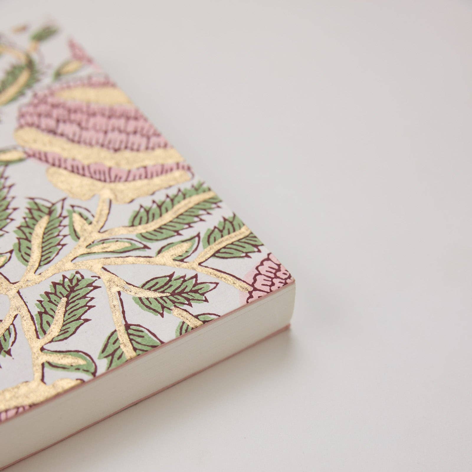 Paper Mirchi Blokgedrukt Gelijnd Notitieboek (A5) - Marigold Glitz Blush