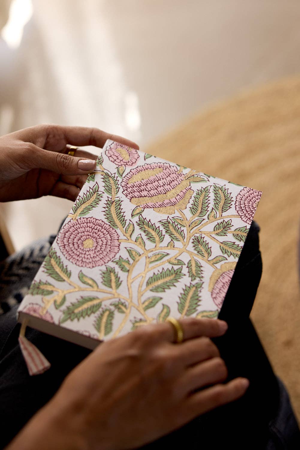 Paper Mirchi Blokgedrukt Gelijnd Notitieboek (A5) - Marigold Glitz Blush