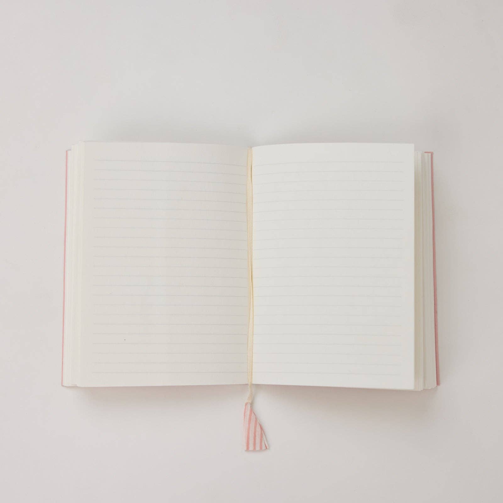 Paper Mirchi Blokgedrukt Gelijnd Notitieboek (A5) - Ditsy Floral Blush