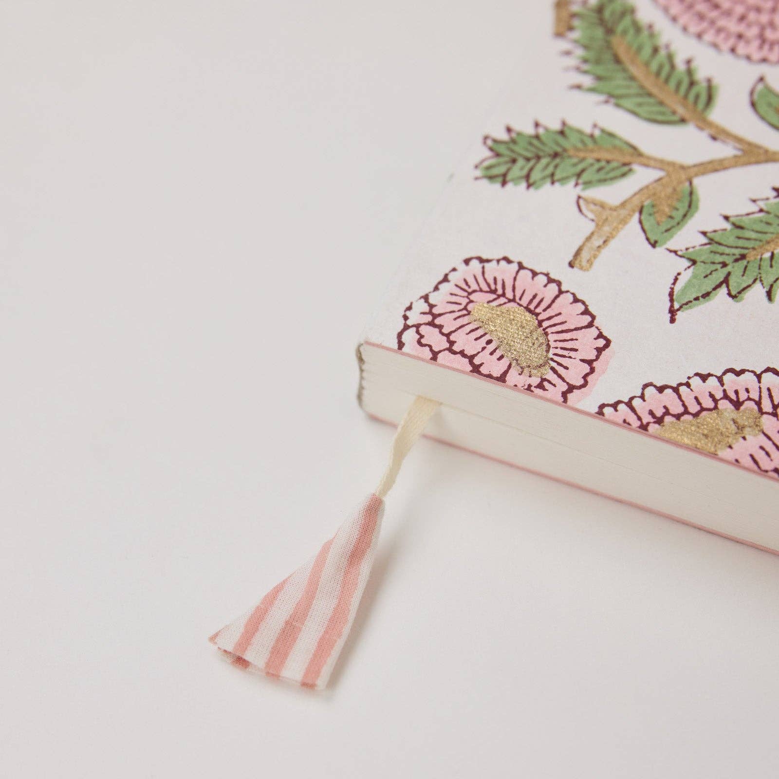 Paper Mirchi Blokgedrukt Gelijnd Notitieboek (A5) - Marigold Glitz Blush