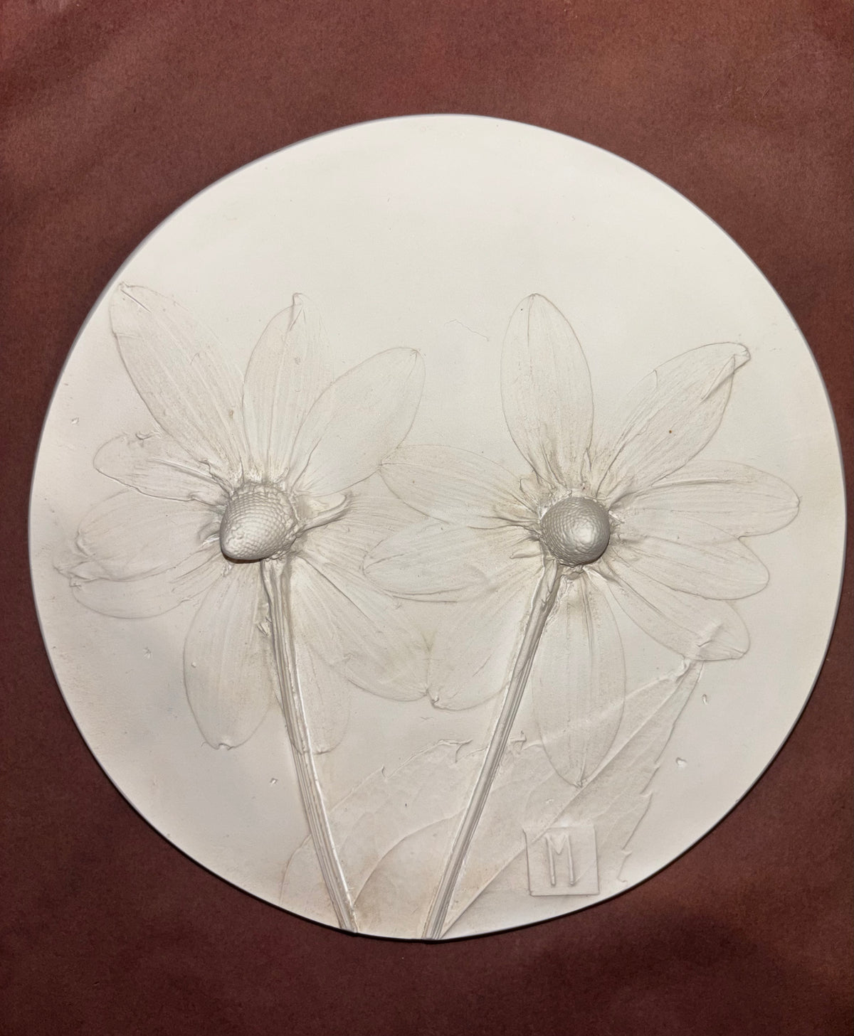 Imprint by Mira | Bloemenafdruk in gips | met haakje | Afmeting: rond, Ø 34 cm (doorsnede)